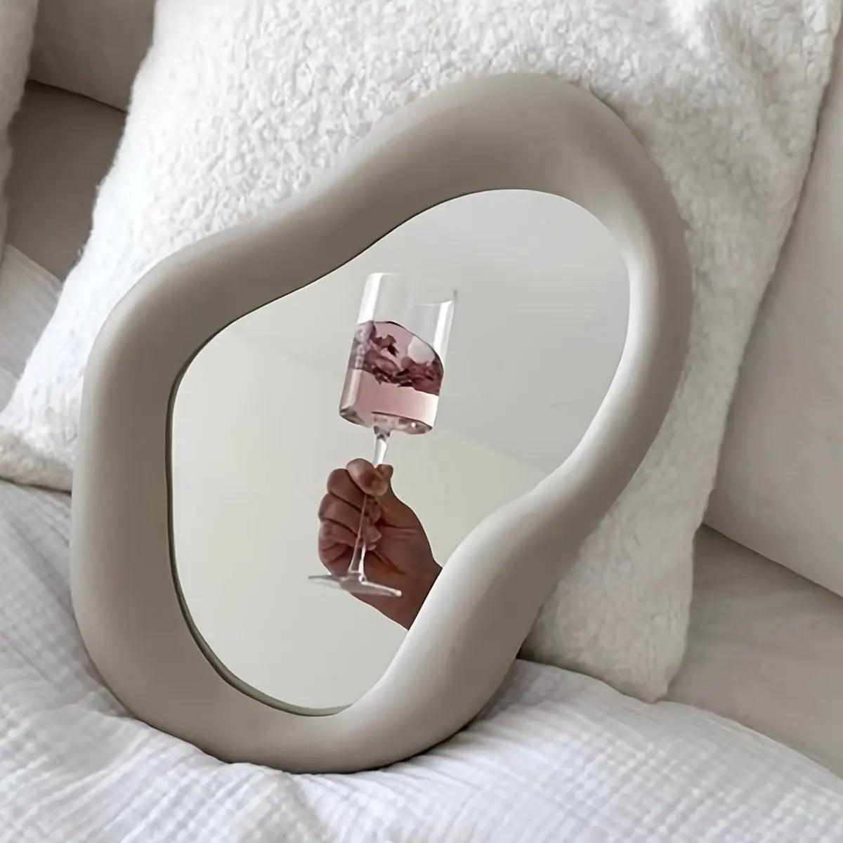 Wearclo | Mirrorly - Warped Mirror