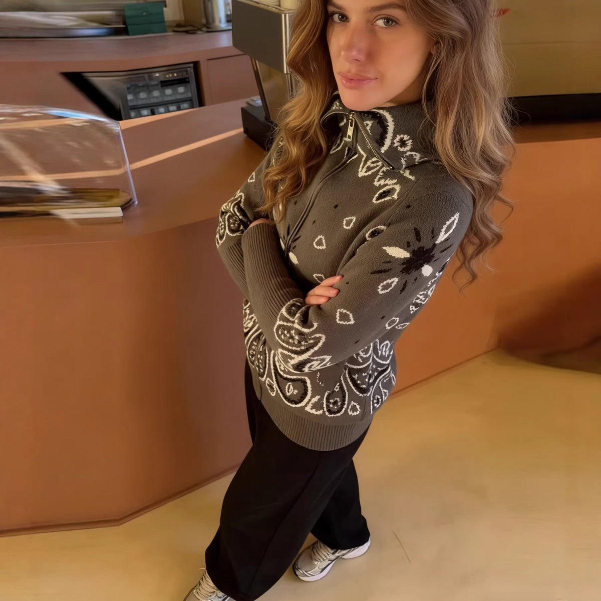 Women's Patterned Zip-Up Cardigan with Stand-Up Collar and Pockets