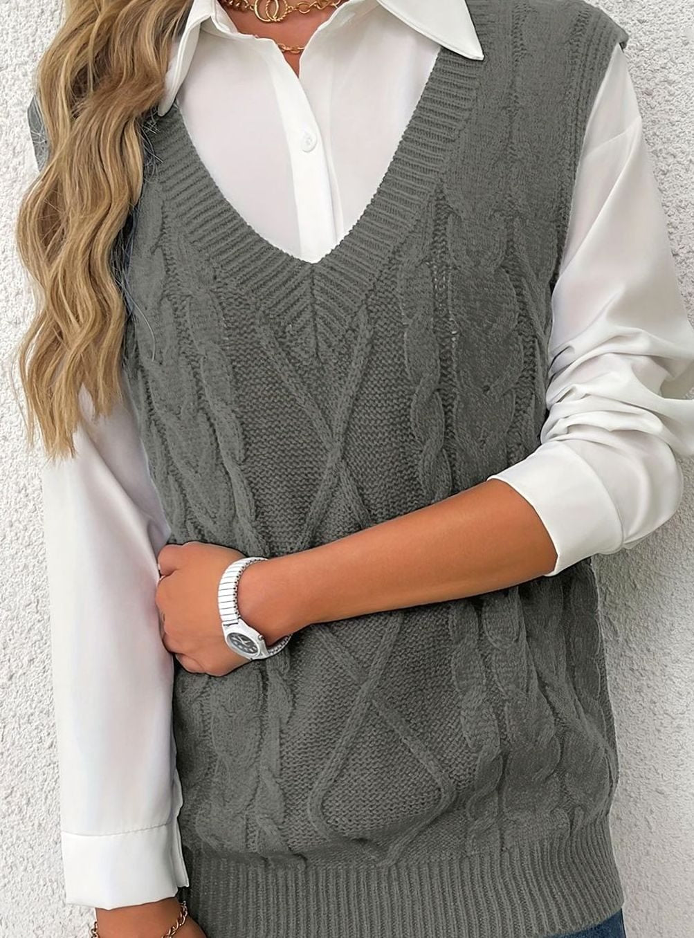Women's Relaxed-Fit Cable-Knit V-Neck Sweater Vest