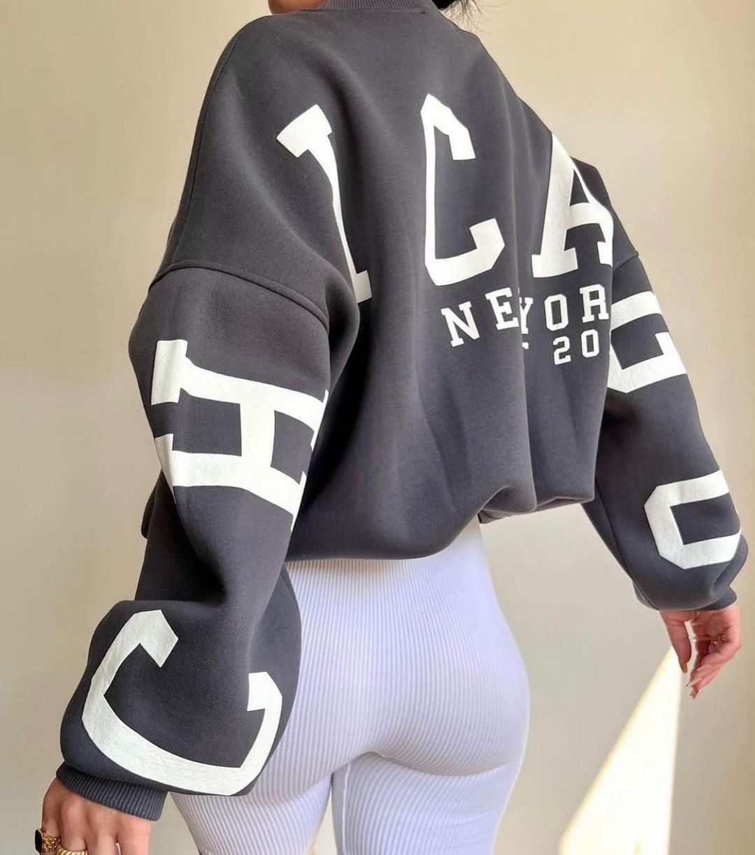 Clara - Oversized Casual Sweatshirt with Original Print