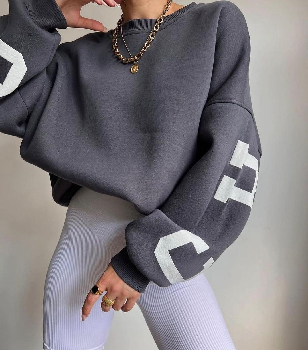 Clara - Oversized Casual Sweatshirt with Original Print