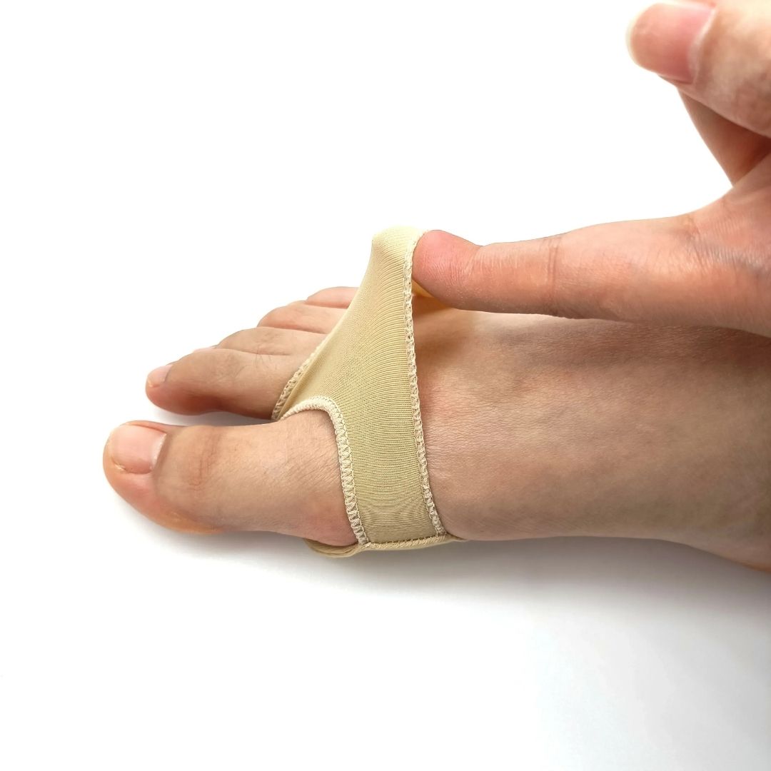 ComfortStep Morton’s Neuroma and Metatarsalgia Relief Pads | Gel Cushion and Metatarsal Support | Foot Pain Relief for Everyday Comfort Wearclo