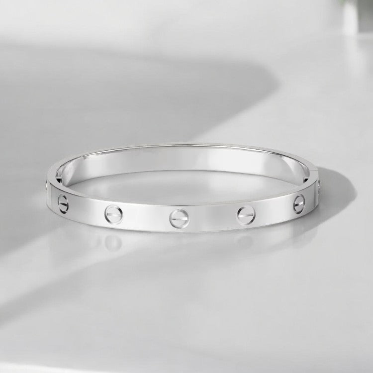 Elegant Bracelet | Gold Design | Timeless Style