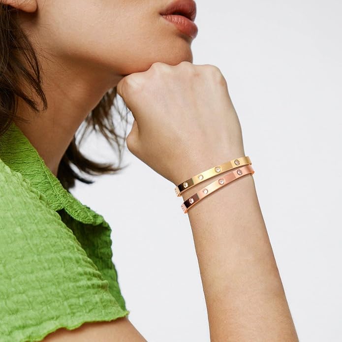 Elegant Bracelet | Gold Design | Timeless Style