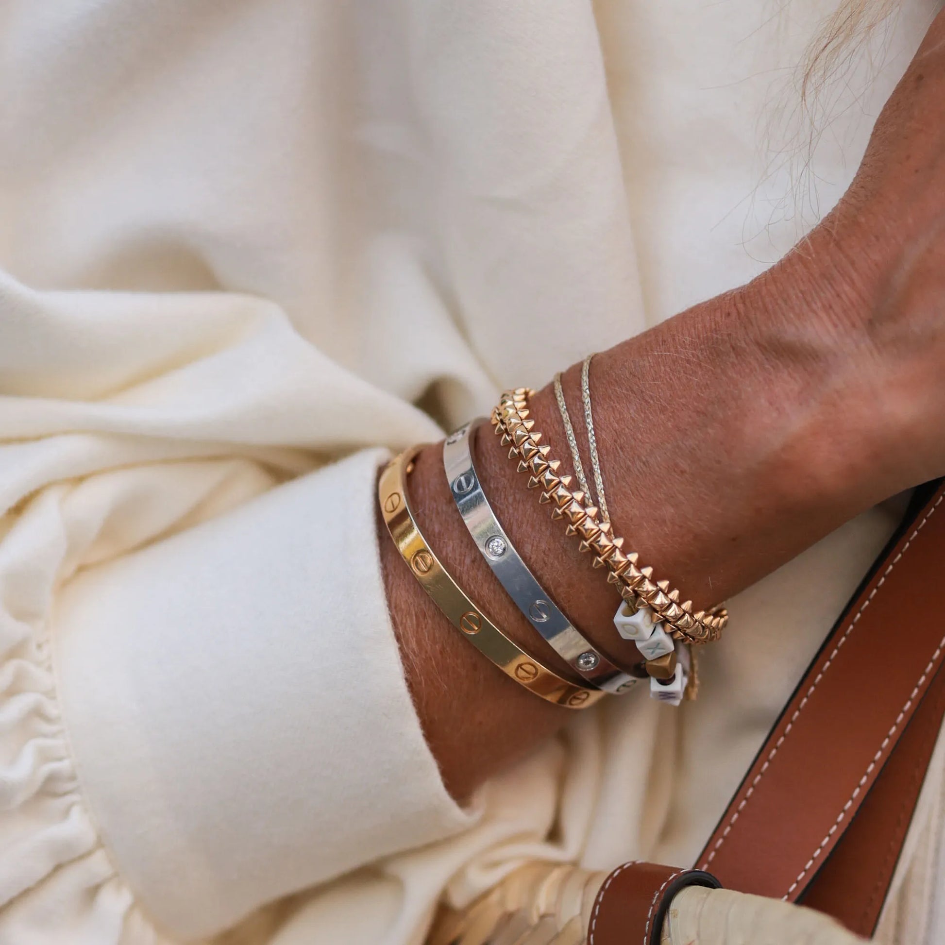 Elegant Bracelet | Gold Design | Timeless Style