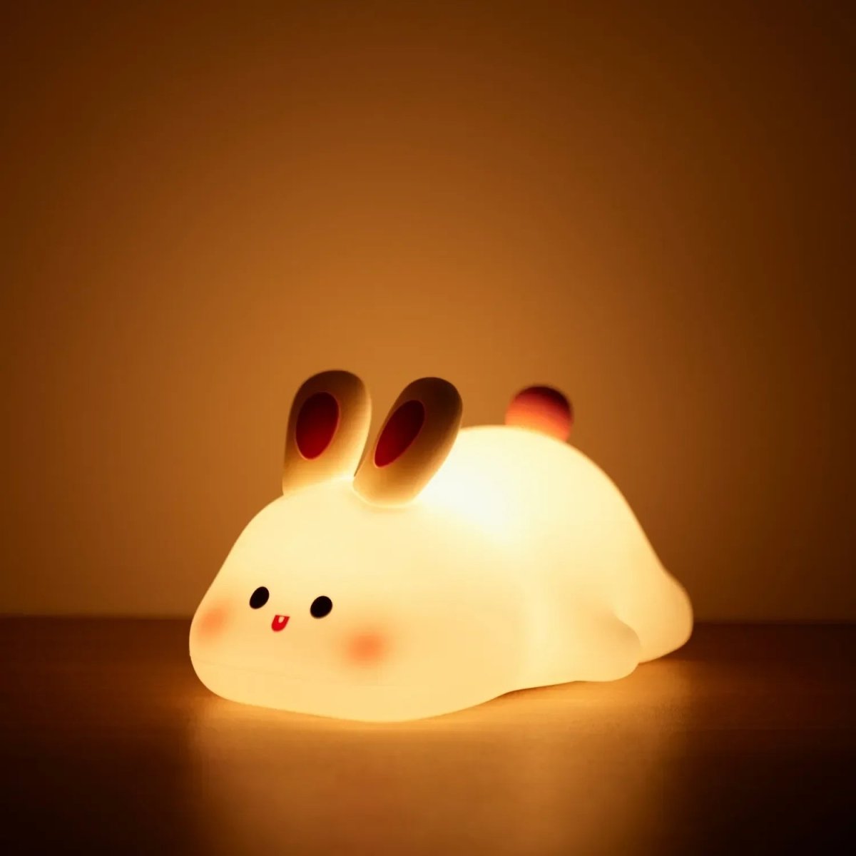 HAPPYTOT – BPA-free night light for cozy falling asleep and gentle light
