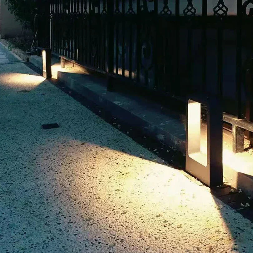 High-quality garden lamp with durable mounting for outdoor use