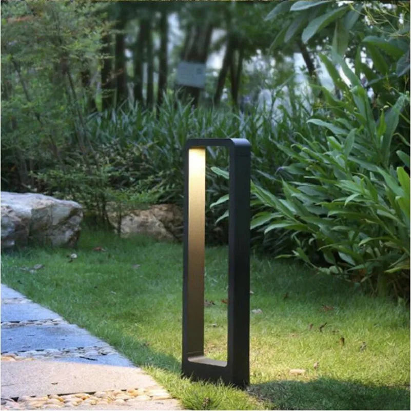 High-quality garden lamp with durable mounting for outdoor use