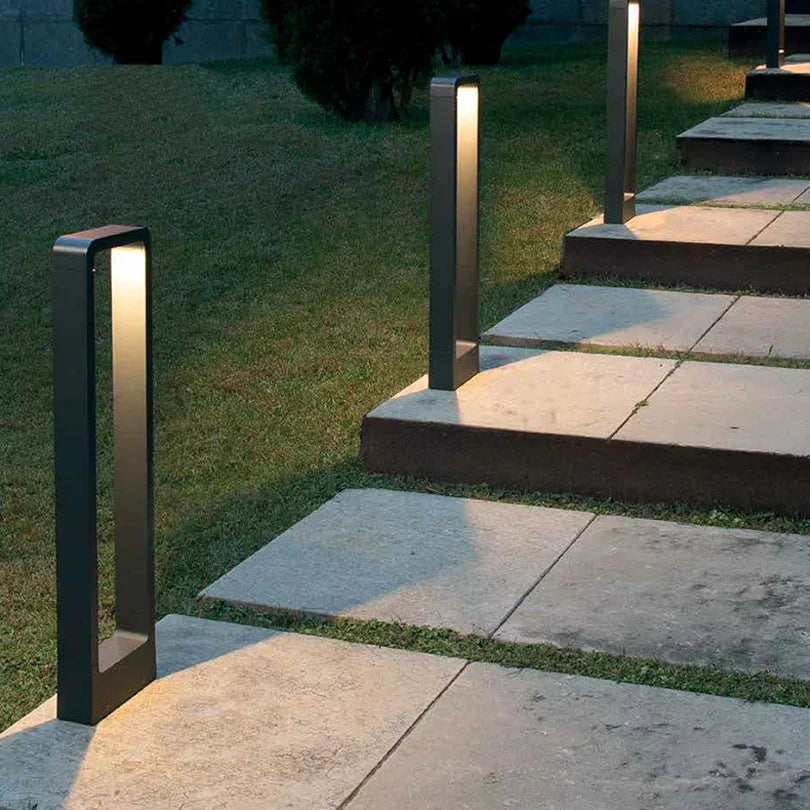 High-quality garden lamp with durable mounting for outdoor use