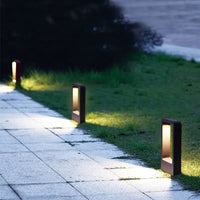 Outdoor Pathway Light - Durable Aluminum, 15W Illumination