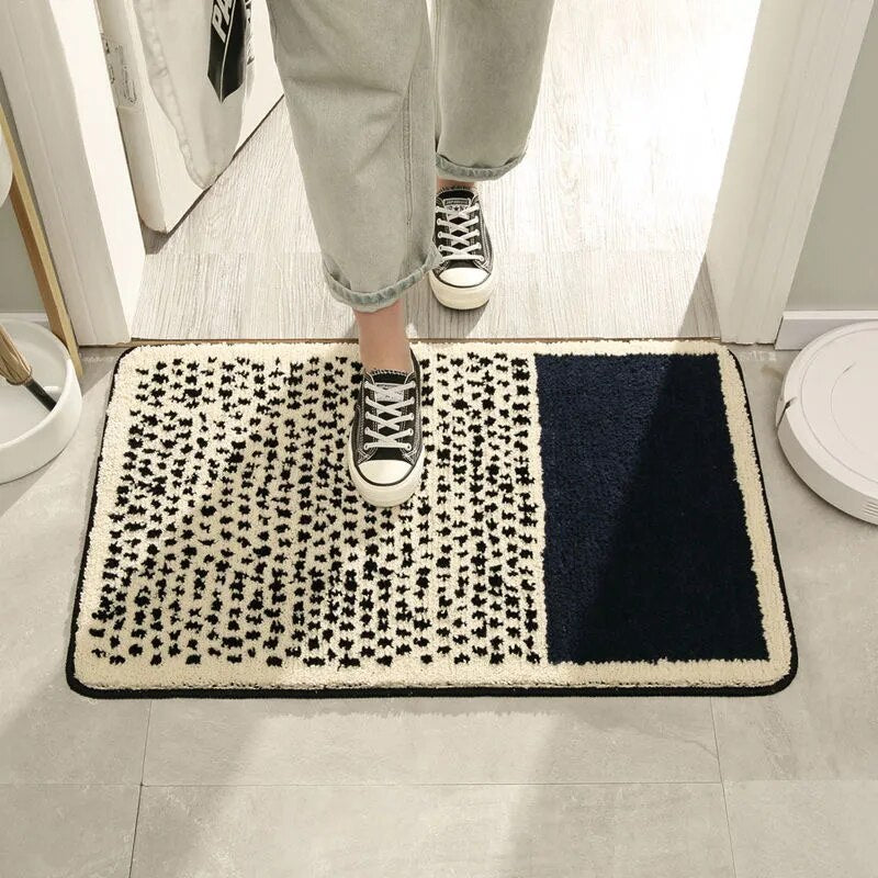Luxury Handmade Bath Mat with Abstract Design for Stylish Bathrooms