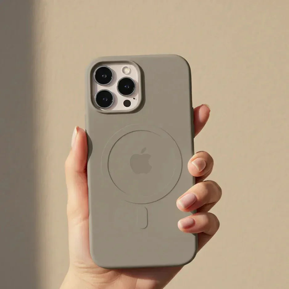 MAGNESOFT LUXE – Magnetic silicone case with soft-touch surface for iPhone
