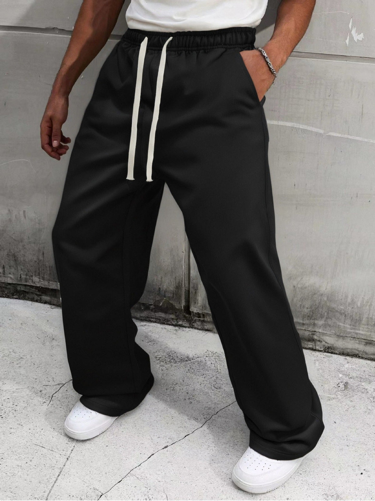 Men's Urban Utility-Style Baggy Joggers with Extra-Wide Legs and Visible Drawstring