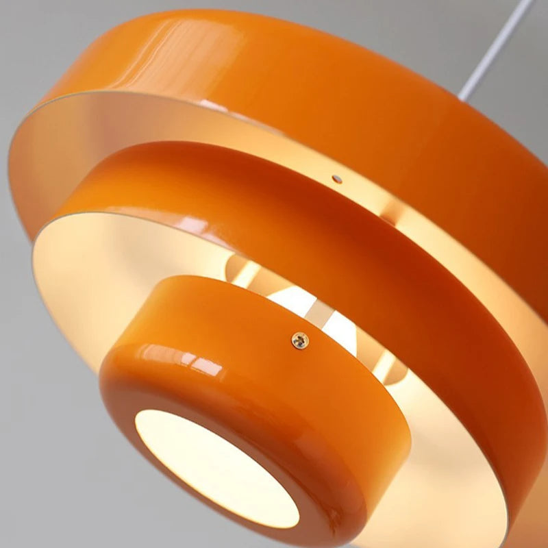 Modern pendant lamp with an elegant appearance