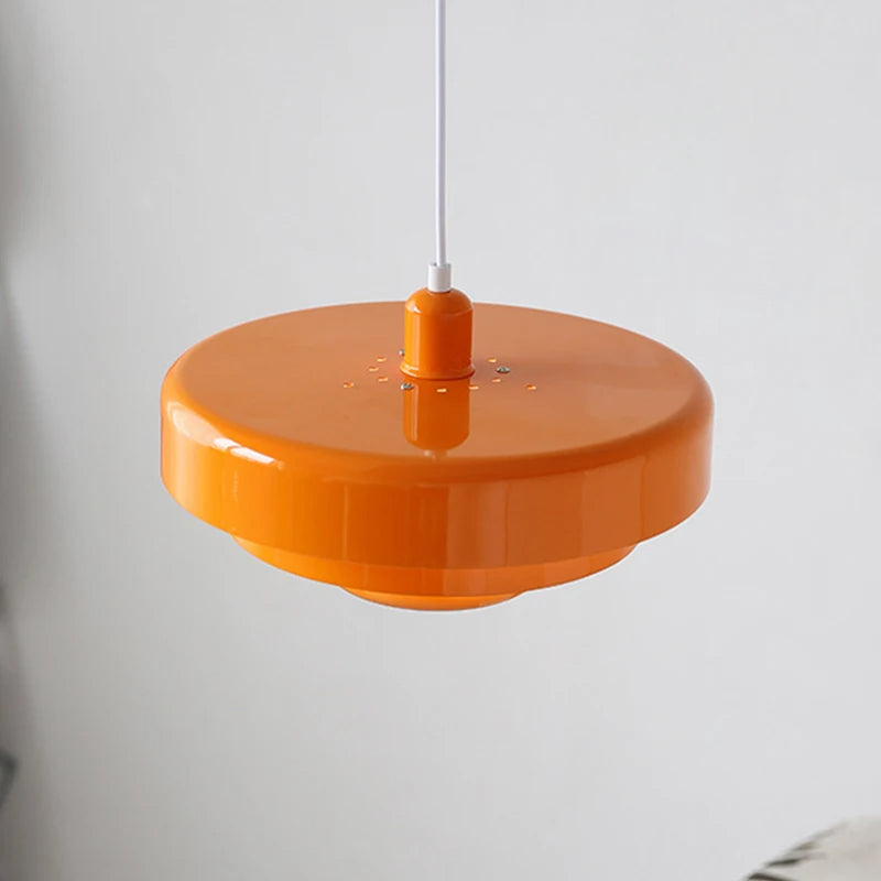 Modern pendant lamp with an elegant appearance