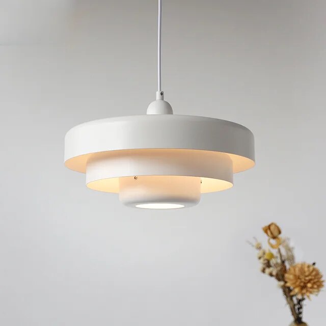 Modern pendant lamp with an elegant appearance
