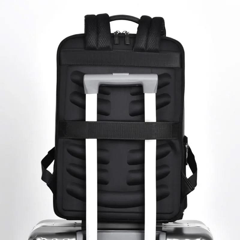 URBANVAULT – Intelligent USB Backpack for Work and Everyday Travel