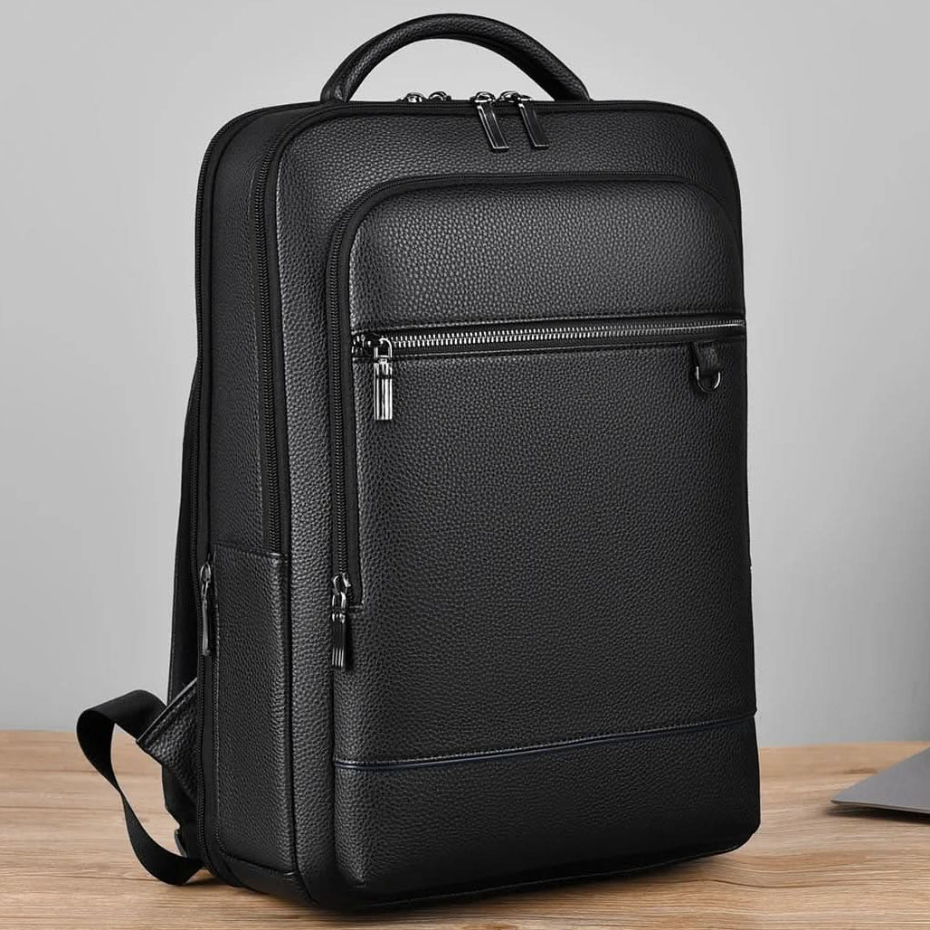 URBANVAULT – Intelligent USB Backpack for Work and Everyday Travel