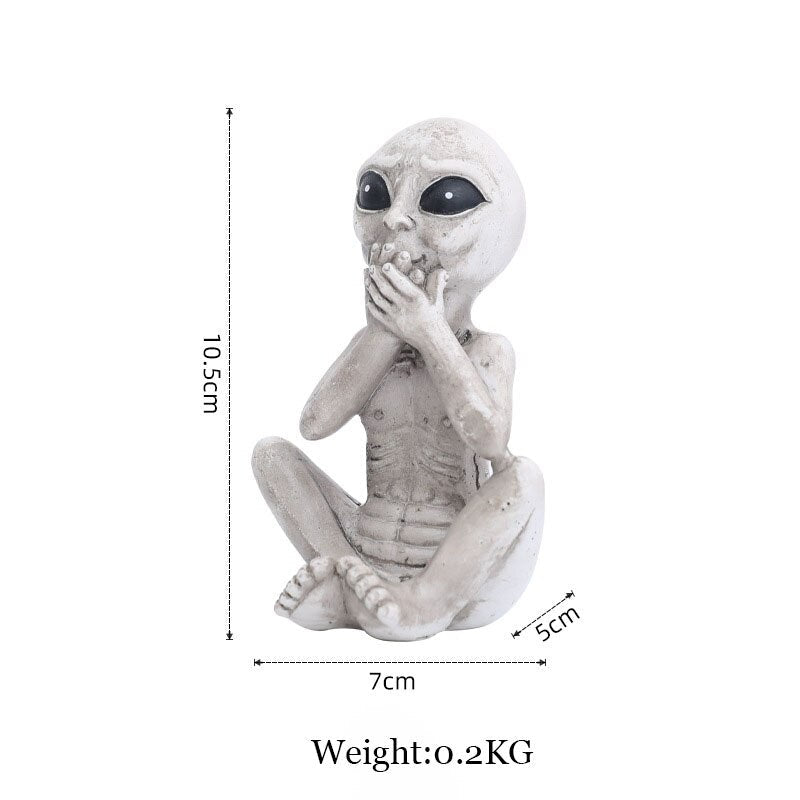Wearclo | Alien Statue made of Resin for Garden & Outdoor Area
