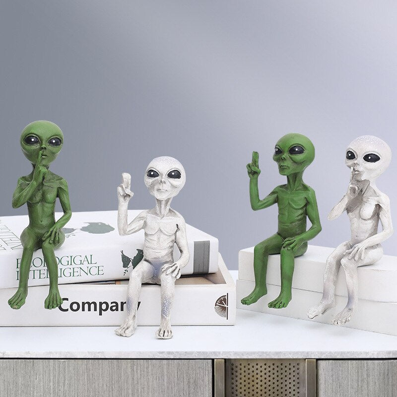 Wearclo | Alien Statue made of Resin for Garden & Outdoor Area