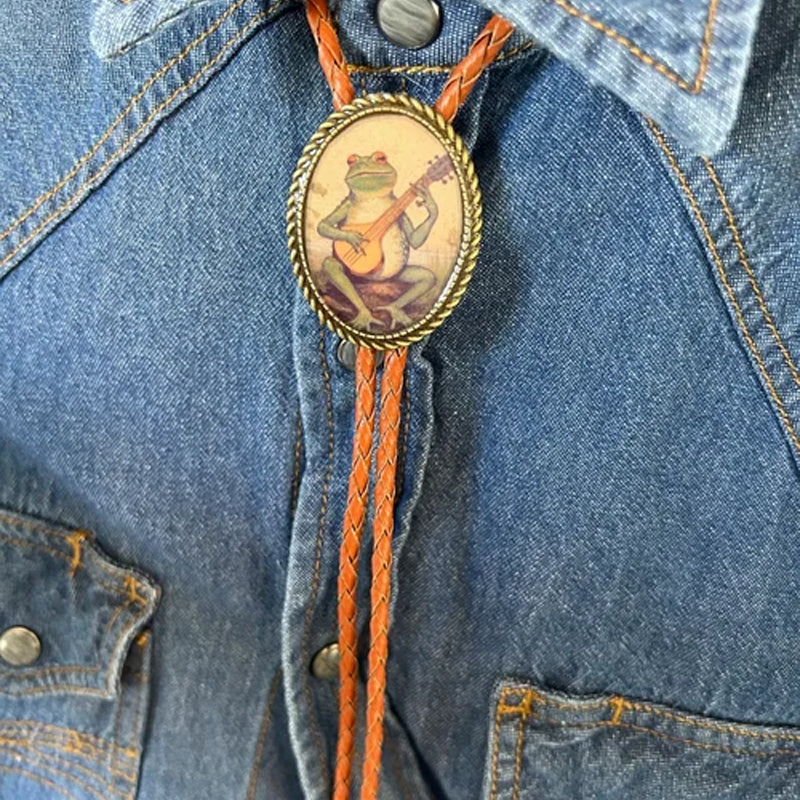 Wearclo | Banjo Frog Bolo Tie