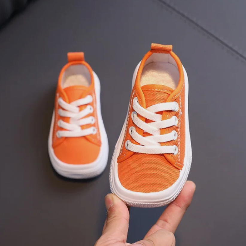 Wearclo | Ergonomic Barefoot Sneakers for Kids - FlexiSteps