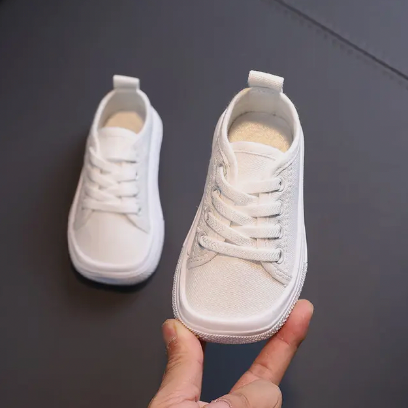 Wearclo | Ergonomic Barefoot Sneakers for Kids - FlexiSteps