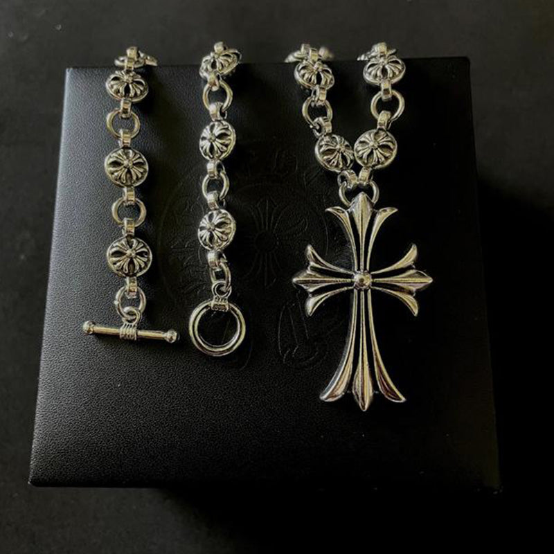 Wearclo | Gothic Cross Pendant Necklace