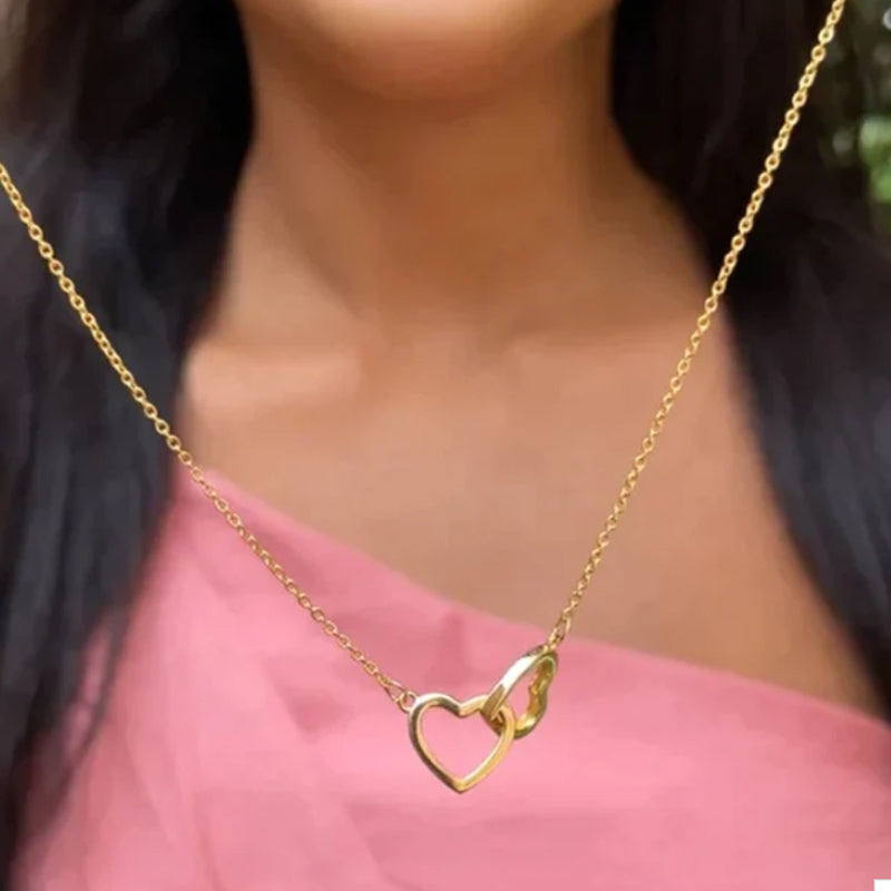 Wearclo | Heart Necklace with Rotating Rose Gift Box