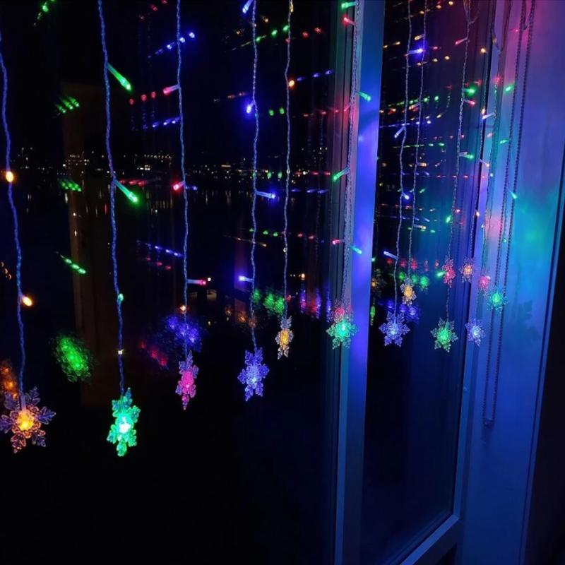 Wearclo | LED Curtain Light String with Snowflake | Indoor & Outdoor