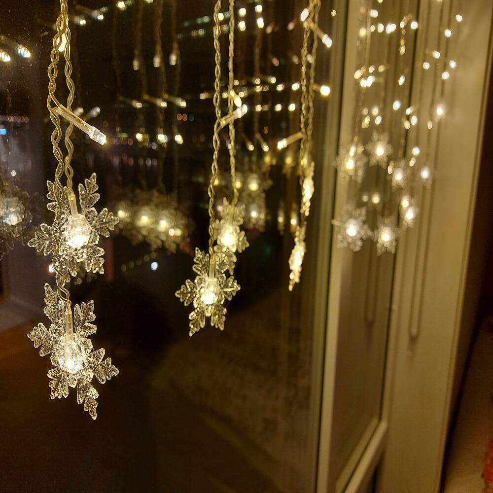 Wearclo | LED Curtain Light String with Snowflake | Indoor & Outdoor