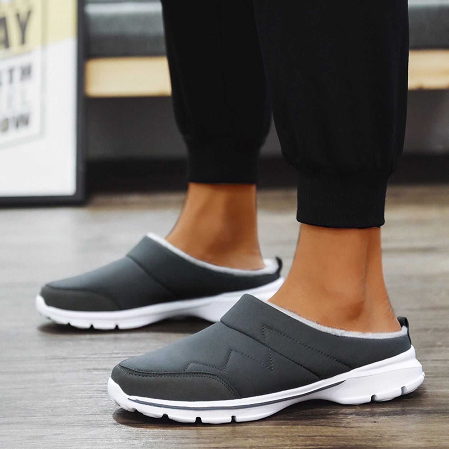 Wearclo | Men's Orthopedic Slippers with Lined Interior