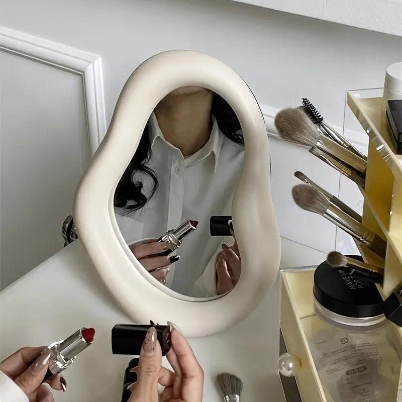 Wearclo | Mirrorly - Warped Mirror