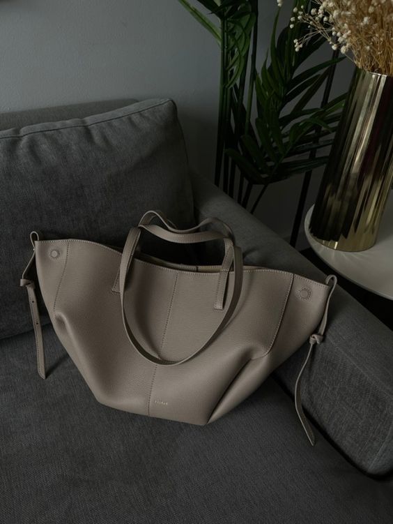Wearclo | Noor | Vintage Shoulder Bag for Women – Elegant & Stylish Handbag