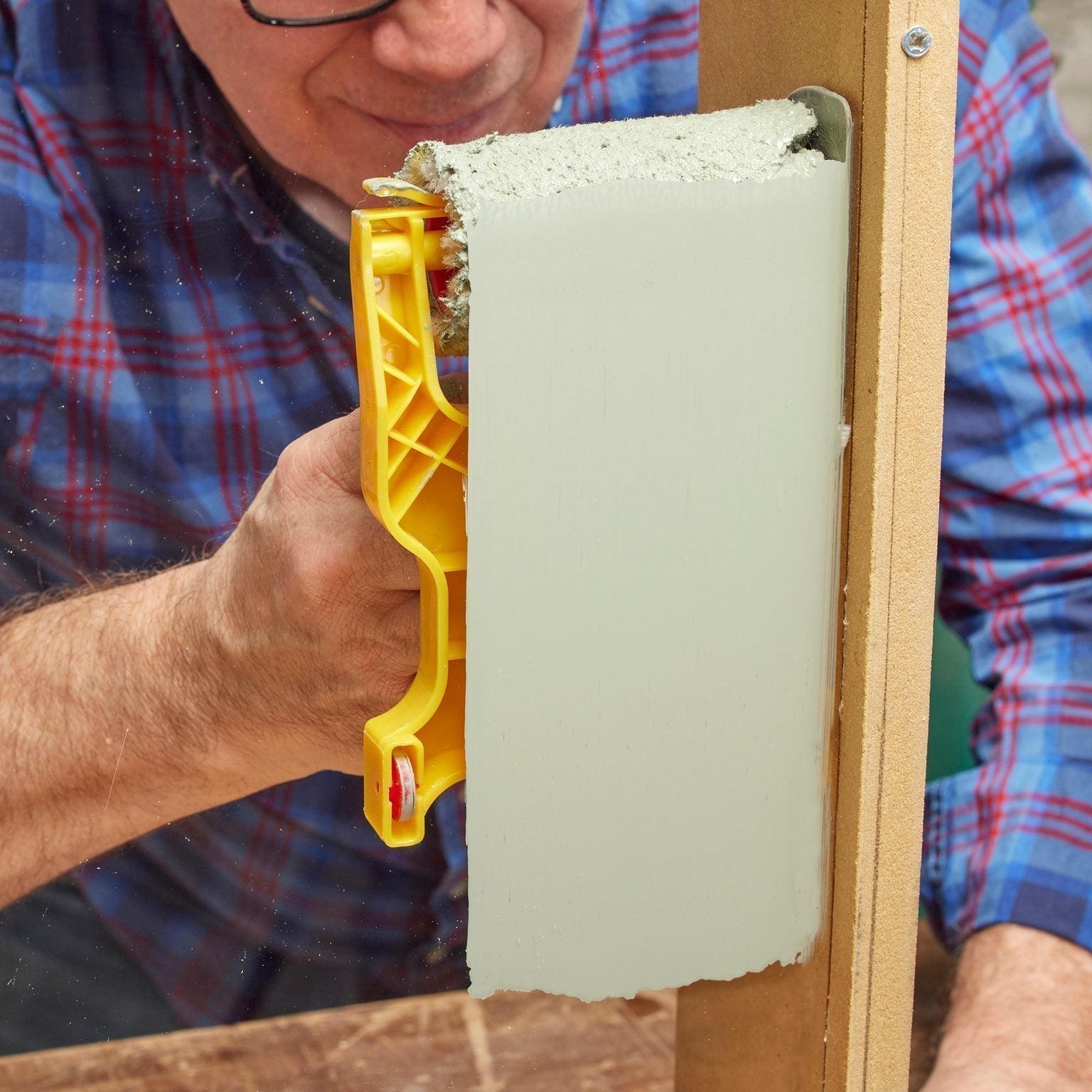 Wearclo | Paint Roller for Edging Walls and Ceilings