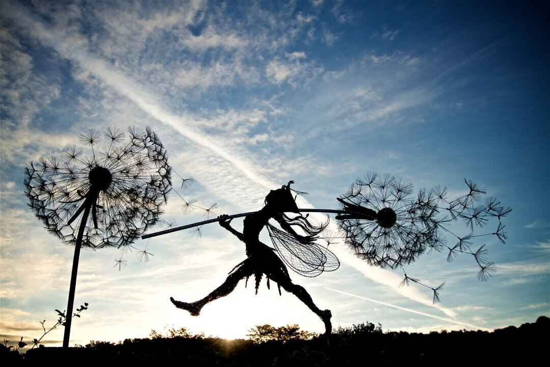 Wearclo | Perfect Wonderland Garden Decoration - The Naughty Spirits Are Dancing