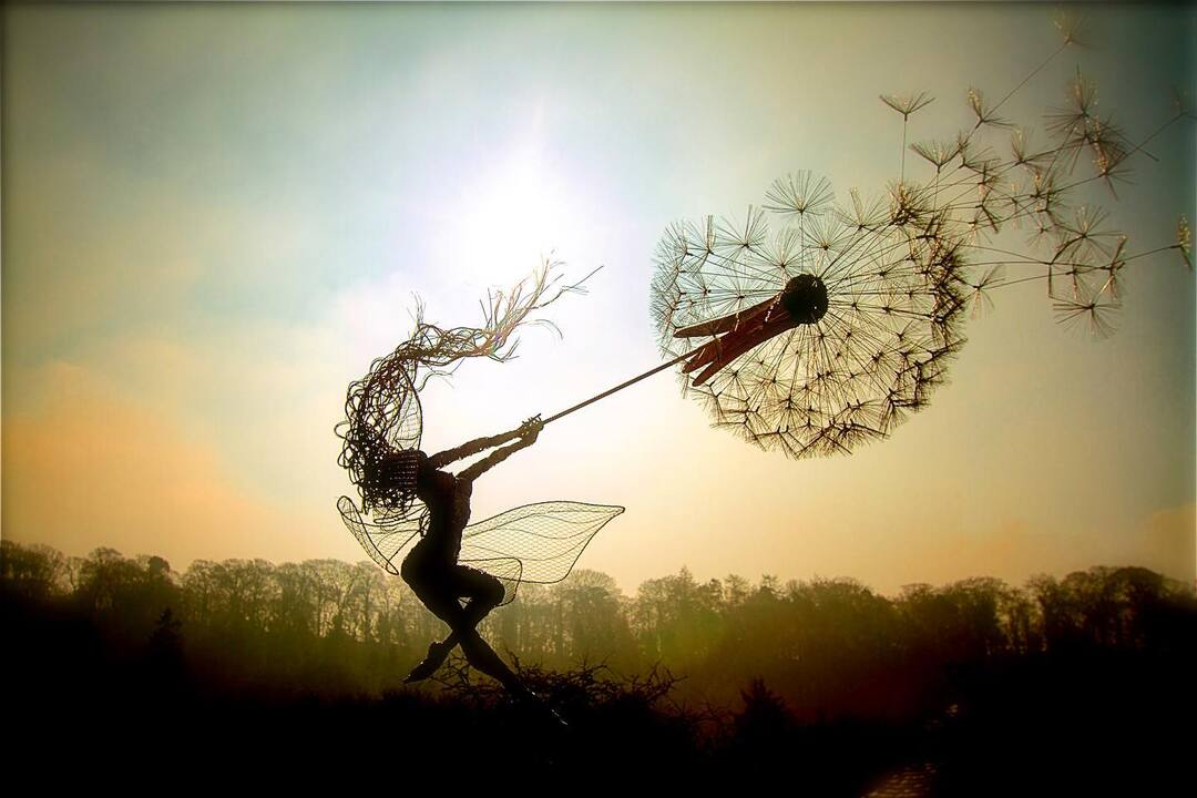 Wearclo | Perfect Wonderland Garden Decoration - The Naughty Spirits Are Dancing