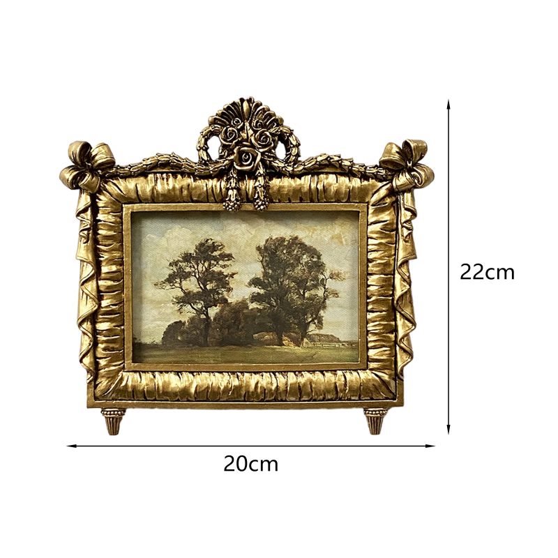Wearclo | Vintage Style Picture Frame