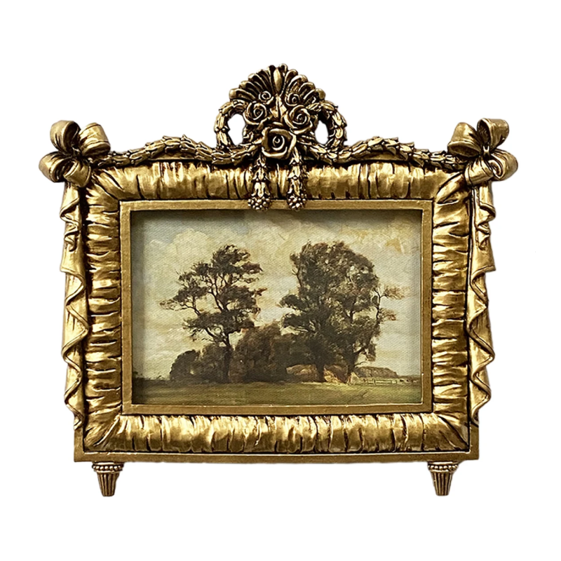 Wearclo | Vintage Style Picture Frame