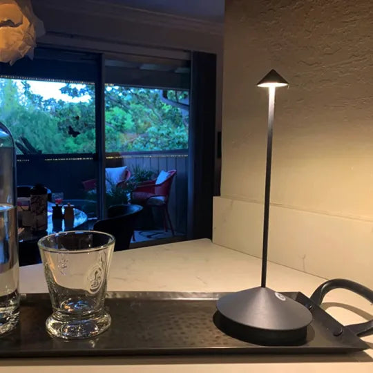 Wearclo | Wireless LED Table Lamp - Rechargeable & Dimmable Atmosphere