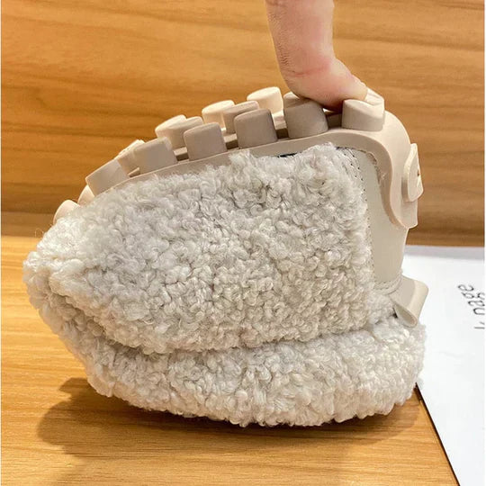 Wearclo | Women's Loafer Slippers with Plush Design