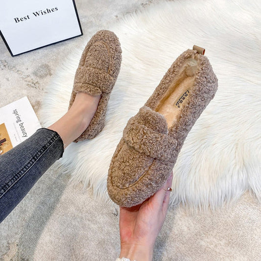 Wearclo | Women's Loafer Slippers with Plush Design