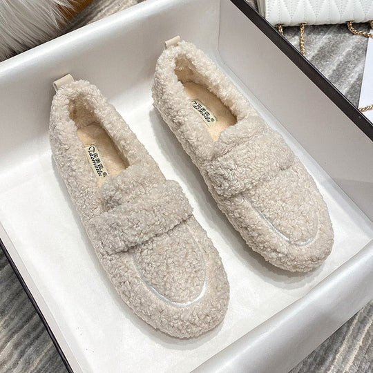 Wearclo | Women's Loafer Slippers with Plush Design