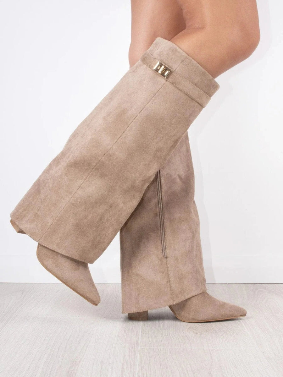 Wearclo | Women's Shoes in Leather with Metal Details | Everyday