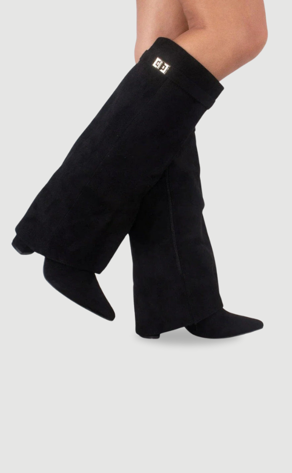 Wearclo | Women's Shoes in Leather with Metal Details | Everyday