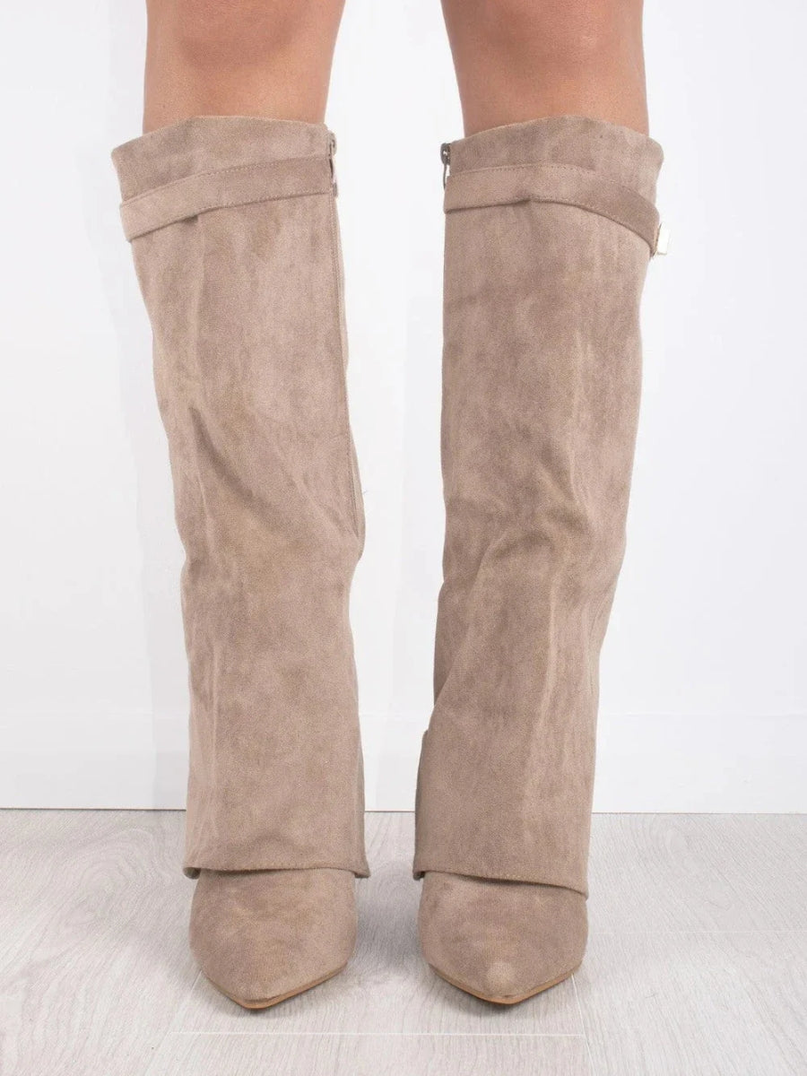 Wearclo | Women's Shoes in Leather with Metal Details | Everyday