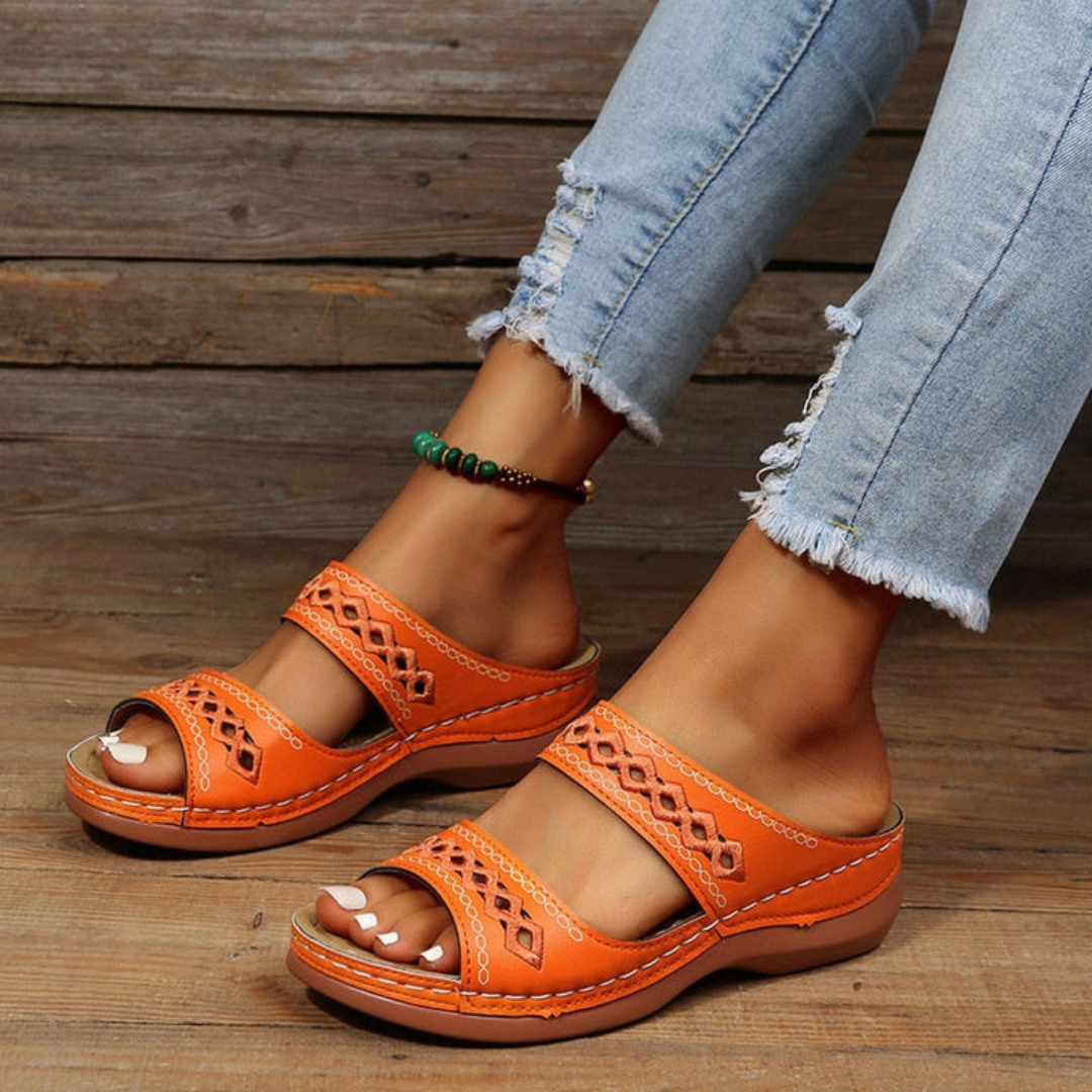 Wearclo | Women's Slide Sandals with Decorative Straps