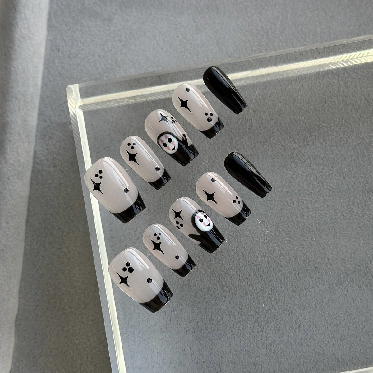 Whimsical Ghost-Themed Press-On Nail Set