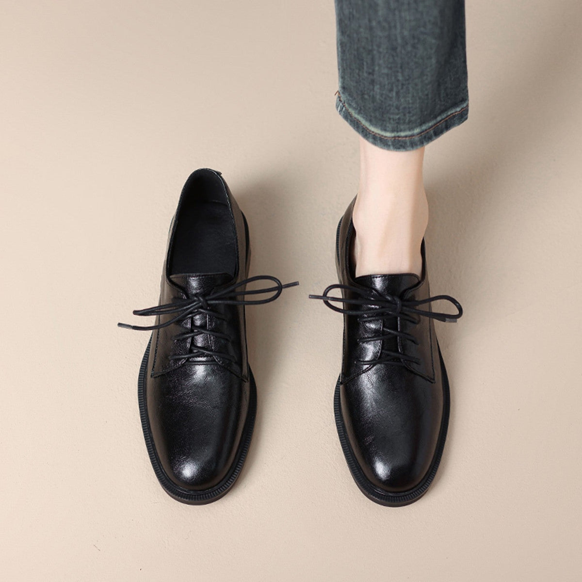 Women's Classic Leather Lace-Up Shoes