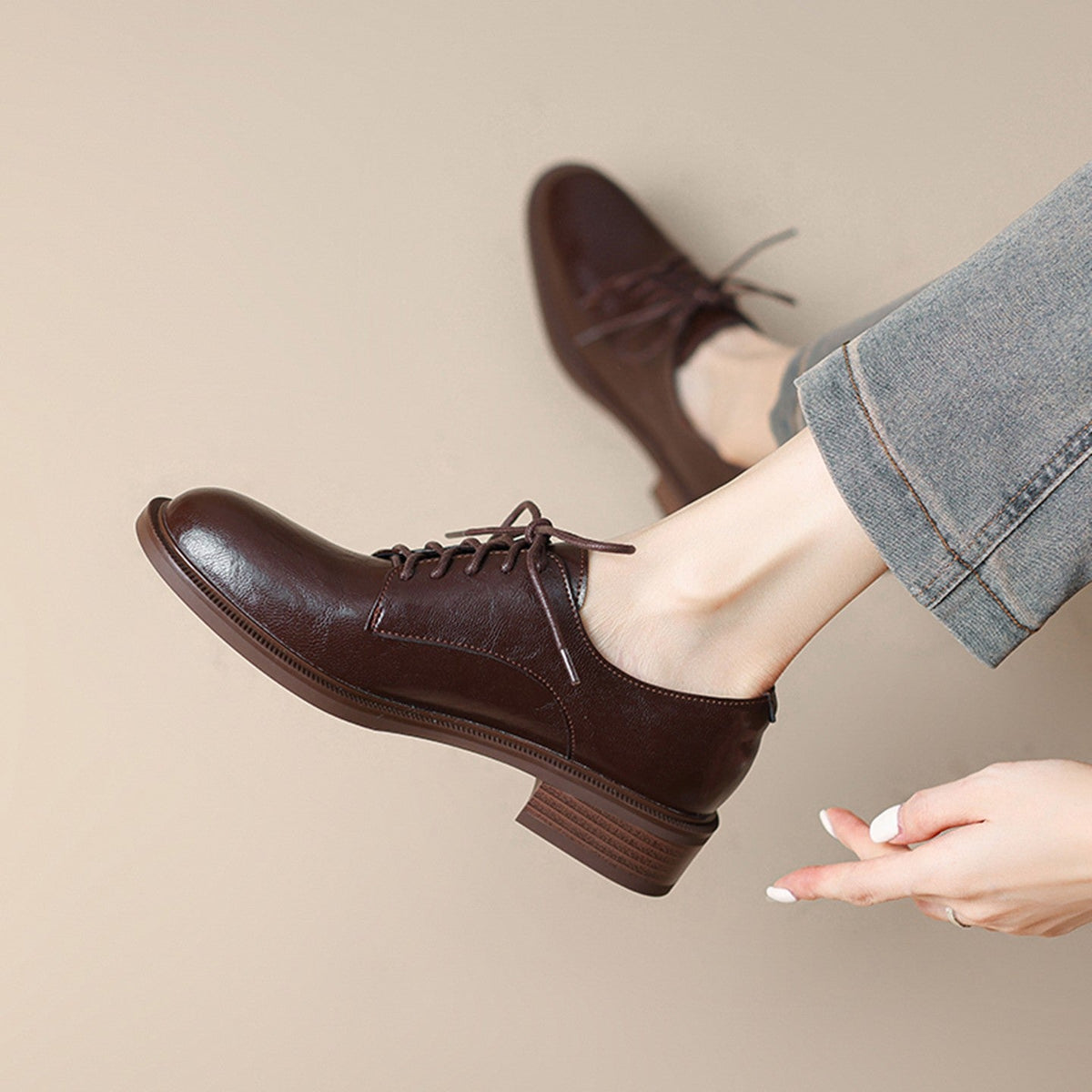 Women's Classic Leather Lace-Up Shoes